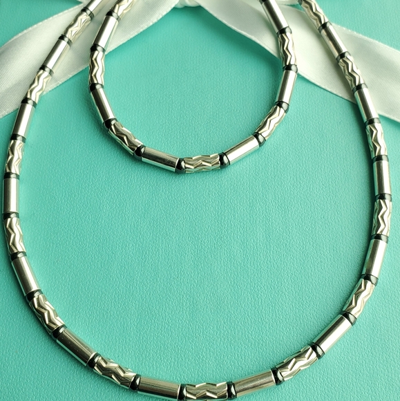 Retired silver and hematite NECKLACE ONLY - Picture 4 of 9